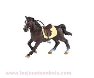 Cheval Brun avec selle