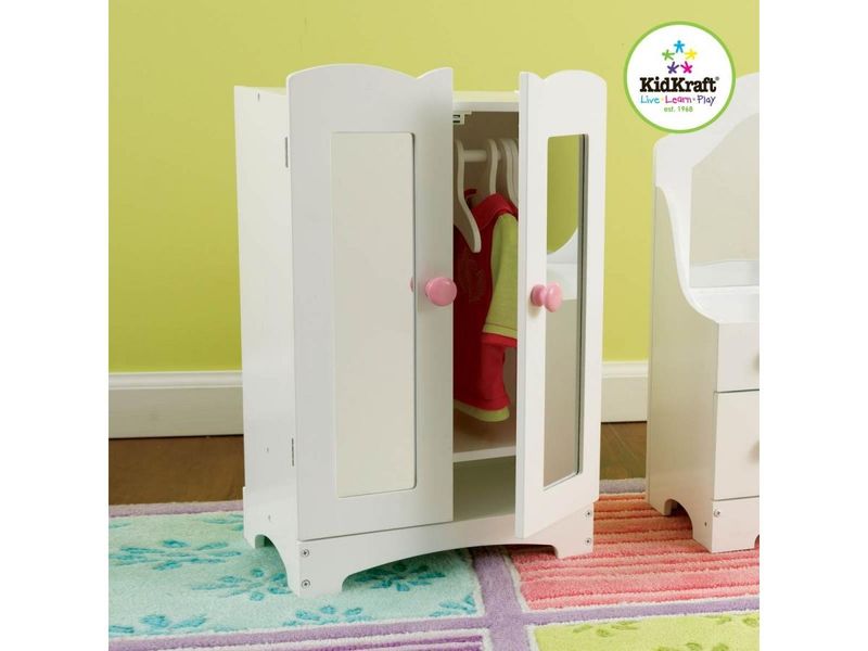 Armoire pour petite poupée