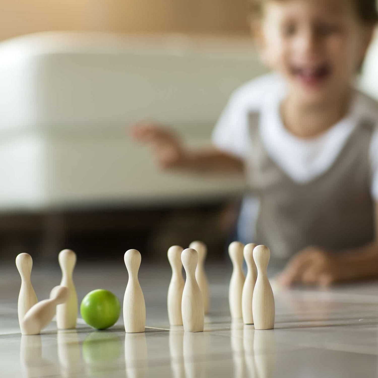 Jeu De Mini Bowling En Bois Pour Table - Ensemble 10 Quilles + 2 Boules - Pour Intérieur, Famille, Enfants Et Adultes - 2