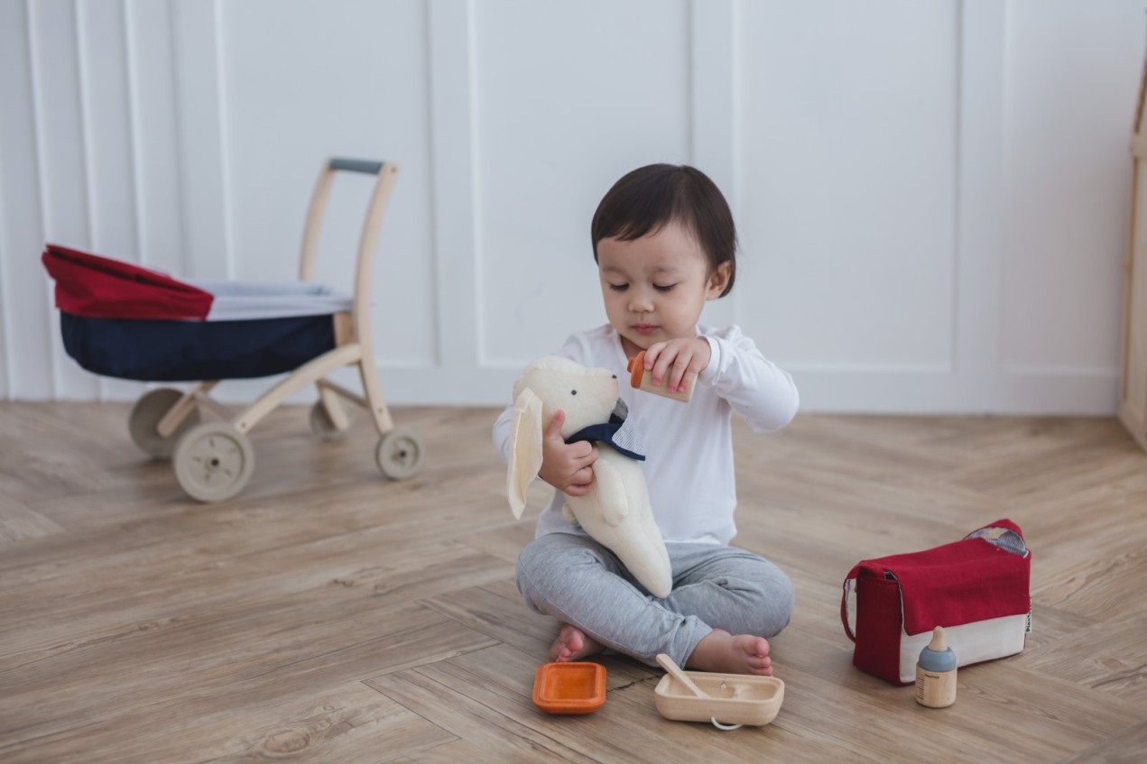 Set pour nourrir sa poupée - Plan Toys PT3499 - Accessoires pour