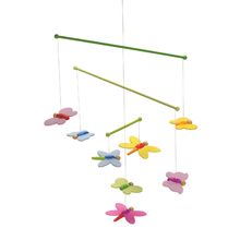 Mobile en bois papillons GK52964 Goki 1