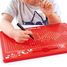 Grande tablette magnétique rouge E8676 Hape Toys 2