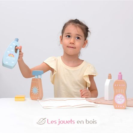 Set de produits ménagers en bois NCT18370 New Classic Toys 7