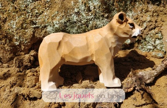 Figurine Lionne en bois WU-40462 Wudimals 2