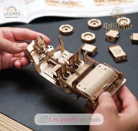 Puzzle 3D La voiture volante Anglia U-70173 Ugears 4